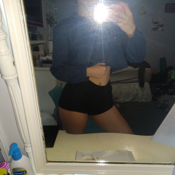 cropped sweater - Picture 2 of 2